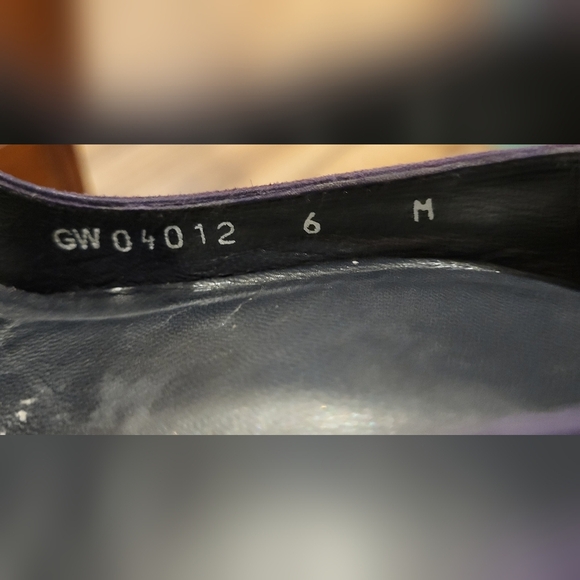 Stuart Weitzman Purple Suede Bow Heels Size 6 - Picture 4 of 6